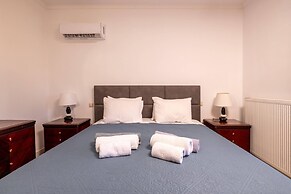 Leone Luxury Villa Giota