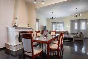 Leone Luxury Villa Giota