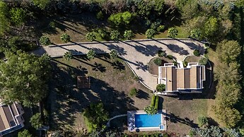 Leone Luxury Villa Giota