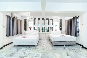 Jomtien 5BR Beach Pool Villa JB5