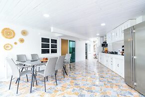 Jomtien 5BR Beach Pool Villa JB5