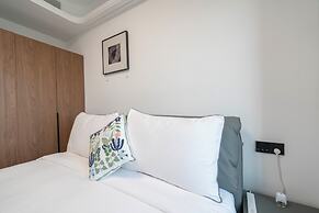 Tyms Hongqiao Deluxe 3BR 2BA APT