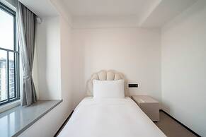 Tyms Hongqiao Deluxe 3BR 2BA APT