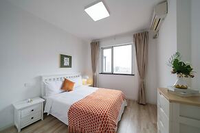 Tyms Luxury 4BR 2BA APT  Garden