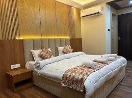 Frosty Fern Hotel & Resort