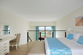 Meliá Laguna Beach Resort