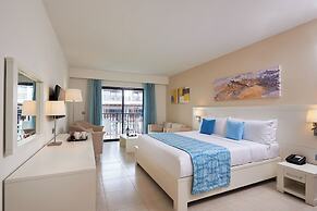 Meliá Laguna Beach Resort