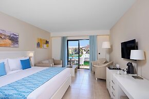 Meliá Laguna Beach Resort
