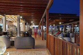 Meliá Laguna Beach Resort