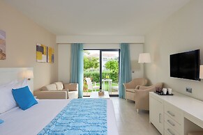 Meliá Laguna Beach Resort