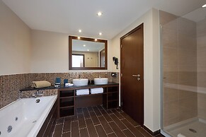 Meliá Laguna Beach Resort