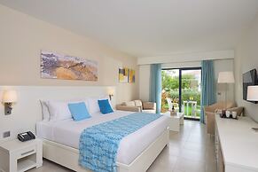 Meliá Laguna Beach Resort