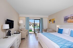 Meliá Laguna Beach Resort