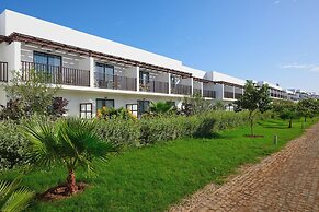 Meliá Laguna Beach Resort