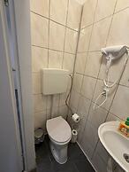 Stylish 1BR Apt  Walk to Schonbrunn