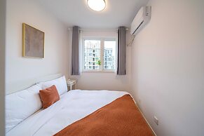 Tyms Changning Spacious 3BR 2BA APT