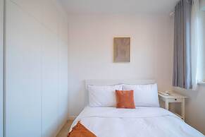 Tyms Changning Spacious 3BR 2BA APT