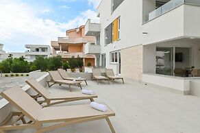 Pool apartments Break B
