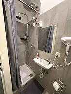 Modern 1BR Apt Steps from Westbahnhof