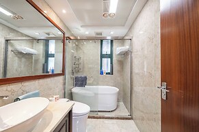 Tyms 2BR APT Lujiazui Renheng Riverside