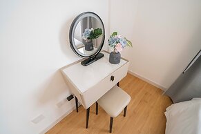 Tyms 2BR APT  Riverside Garden