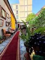 Bloom Vintage Hotel