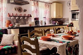 Transylvanian Home - Mountain View, BBQ & Pool