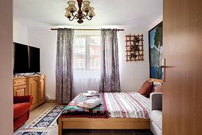 Transylvanian Home - Mountain View, BBQ & Pool