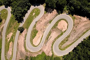 Transylvanian Home - Mountain View, BBQ & Pool