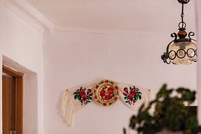 Transylvanian Home - Mountain View, BBQ & Pool