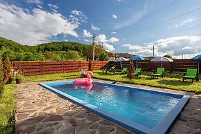 Transylvanian Home - Mountain View, BBQ & Pool