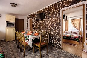 Transylvanian Home - Mountain View, BBQ & Pool