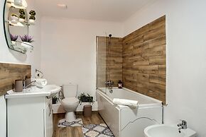 Transylvanian Home - Mountain View, BBQ & Pool