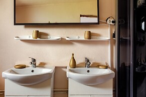 Transylvanian Home - Mountain View, BBQ & Pool