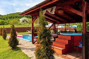 Transylvanian Home - Mountain View, BBQ & Pool