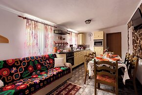 Transylvanian Home - Mountain View, BBQ & Pool