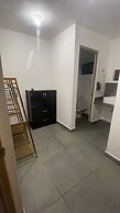 Modern Home With Pool, Garden & 24 7 Security