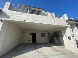 Modern Home With Pool, Garden & 24 7 Security