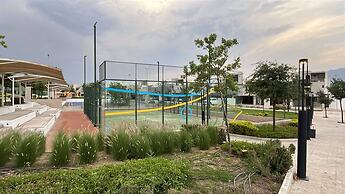 Modern Home With Pool, Garden & 24 7 Security