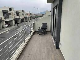 Modern Home With Pool, Garden & 24 7 Security