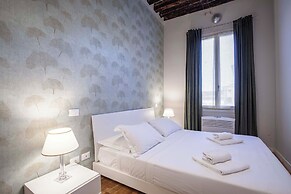 San Polo Apartment with Balcony