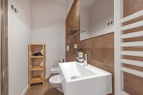 San Polo Apartment with Balcony