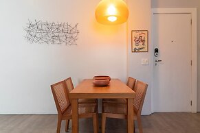 Leblon | 5 min da Praia, com workspace e perto do comércio do bairro -