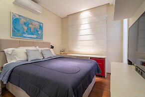 Leblon | 5 min da Praia, com workspace e perto do comércio do bairro -