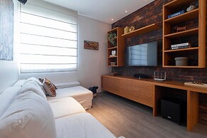 Leblon | 5 min da Praia, com workspace e perto do comércio do bairro -