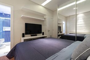 Leblon | 5 min da Praia, com workspace e perto do comércio do bairro -