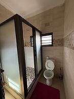 Spacious & Modern 3-bedroom Foxdale