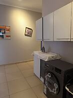 Spacious & Modern 3-bedroom Foxdale