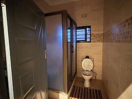 Spacious & Modern 3-bedroom Foxdale