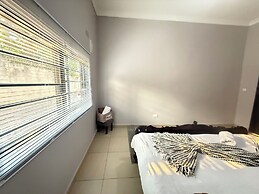 Spacious & Modern 3-bedroom Foxdale